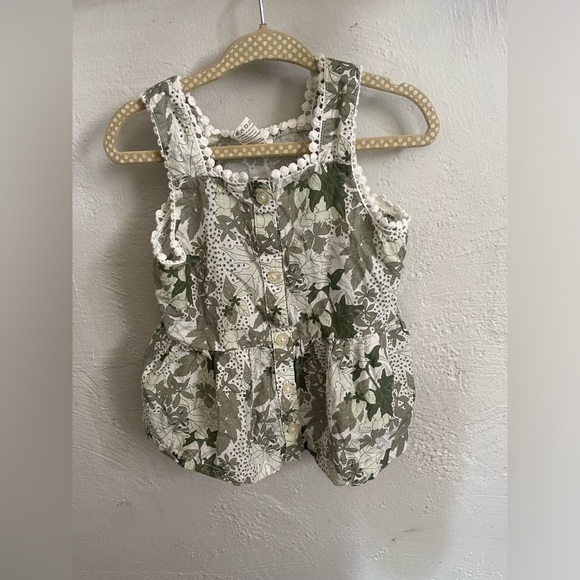 Kate Quinn Floral Button-Up Sleeveless Top - Picture 1 of 5